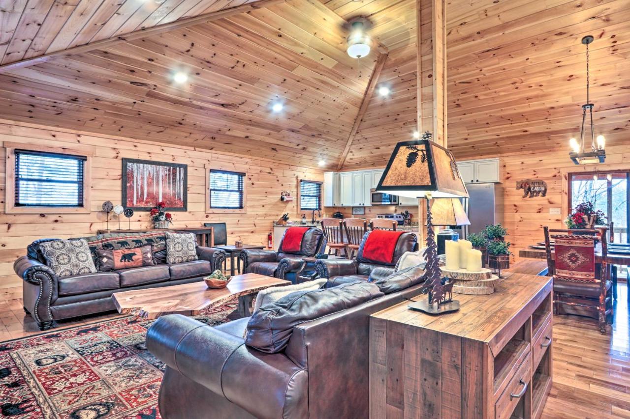 Luxe Cabin With Hot Tub, Theater, Pool Table, Arcade Пиджен-Фордж Экстерьер фото